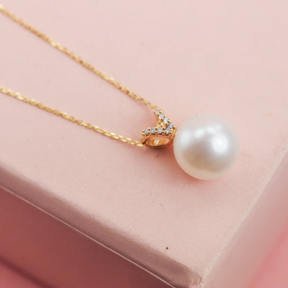 14K Diamond Pearl Necklace
