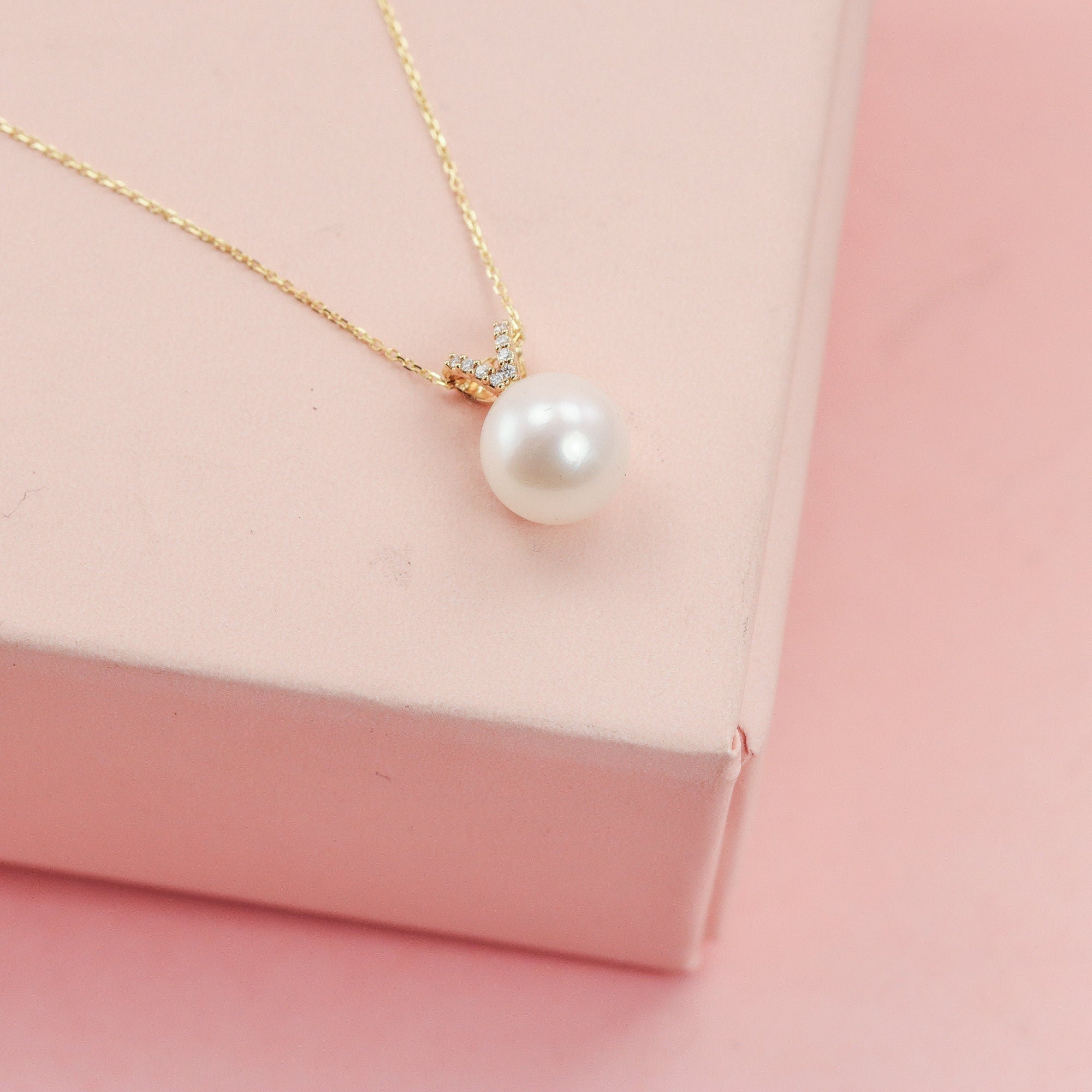 14k solid deals gold Genuine pearl pendant(New)