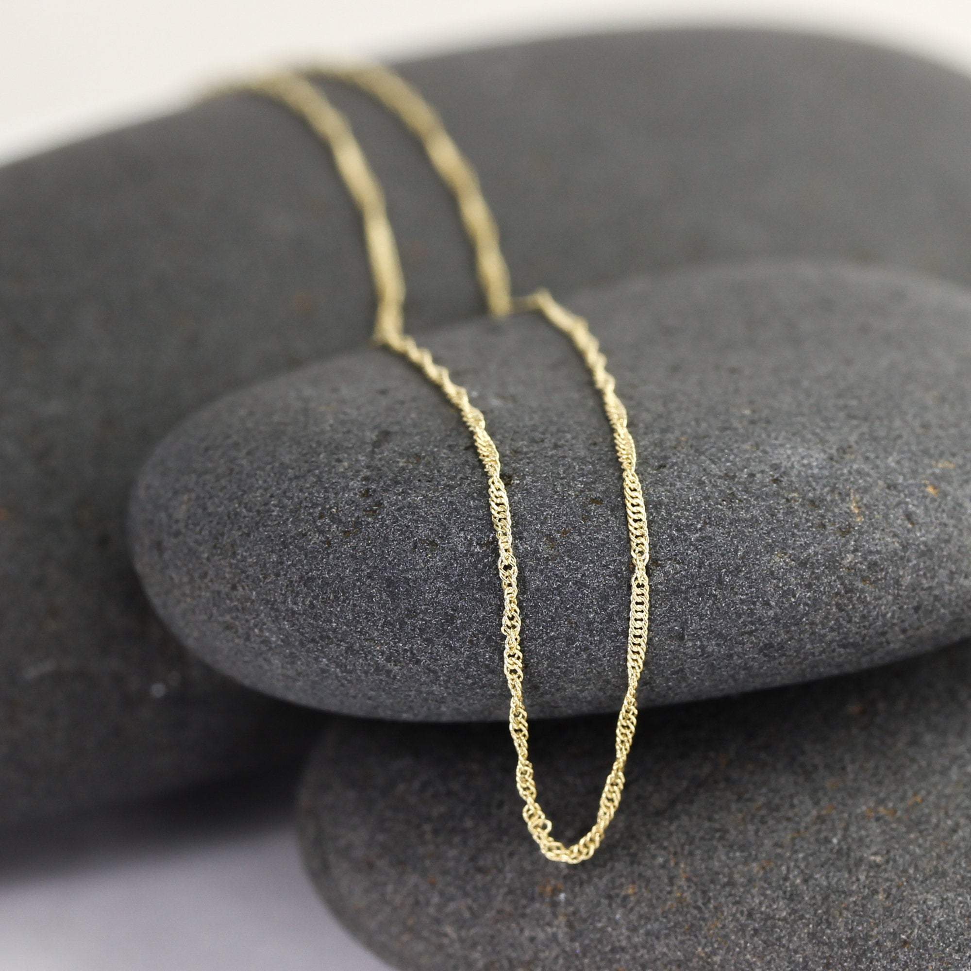 Airy 14K Twisted Singapore Chain