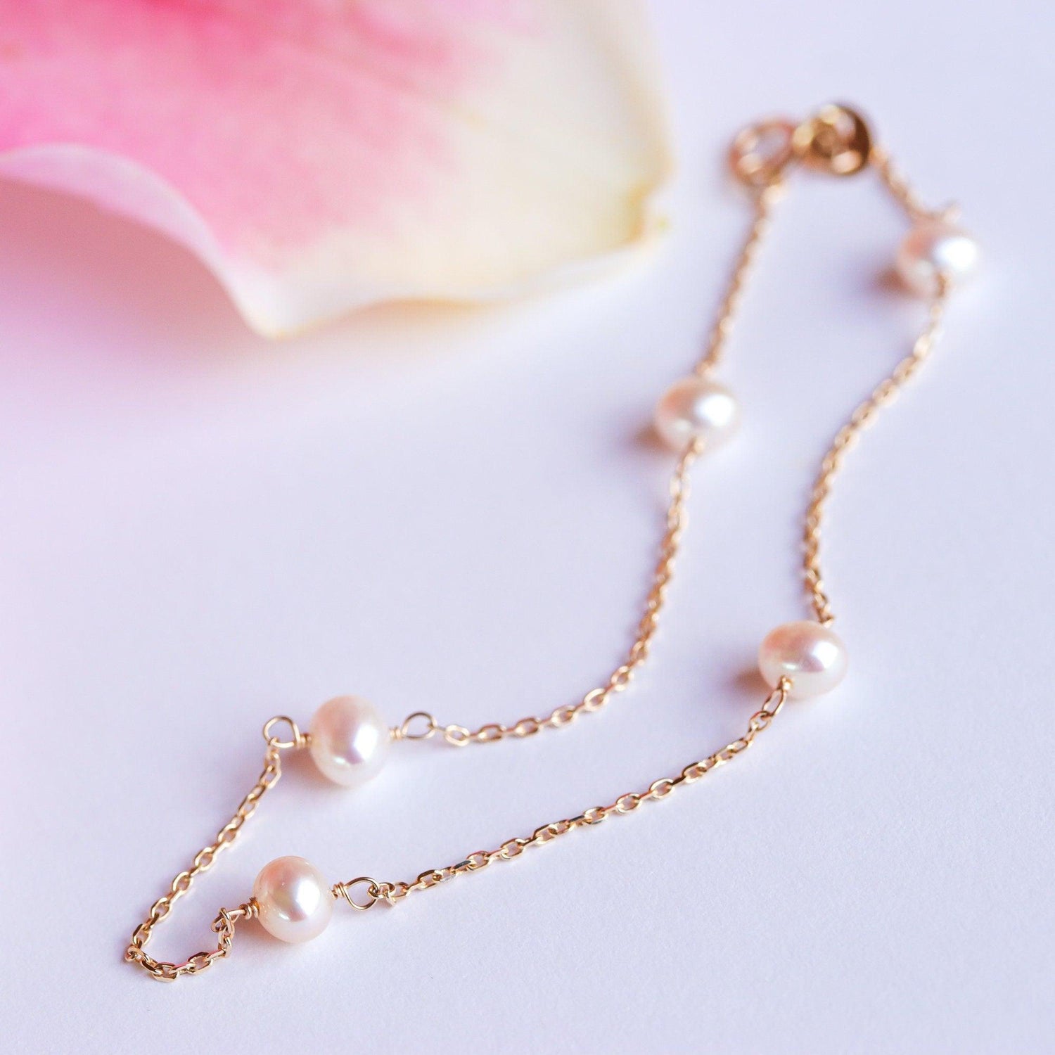 Dainty 14K Pearl Bracelet