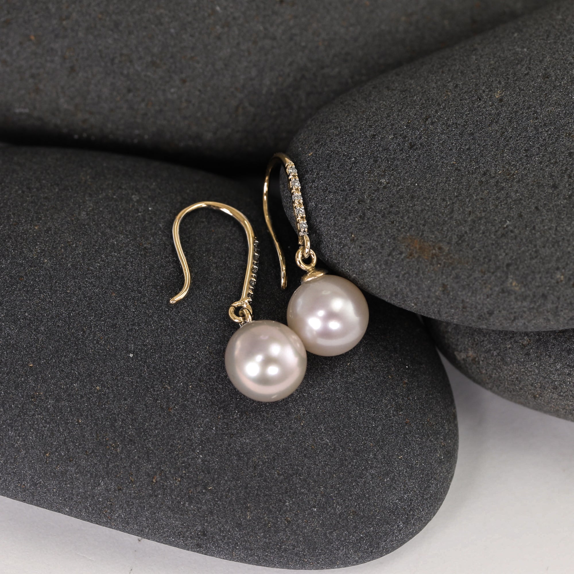 Big Pearl Stud Earrings with American Diamonds for Office - Bubble Pearl  Studs Earrings by Blingvine