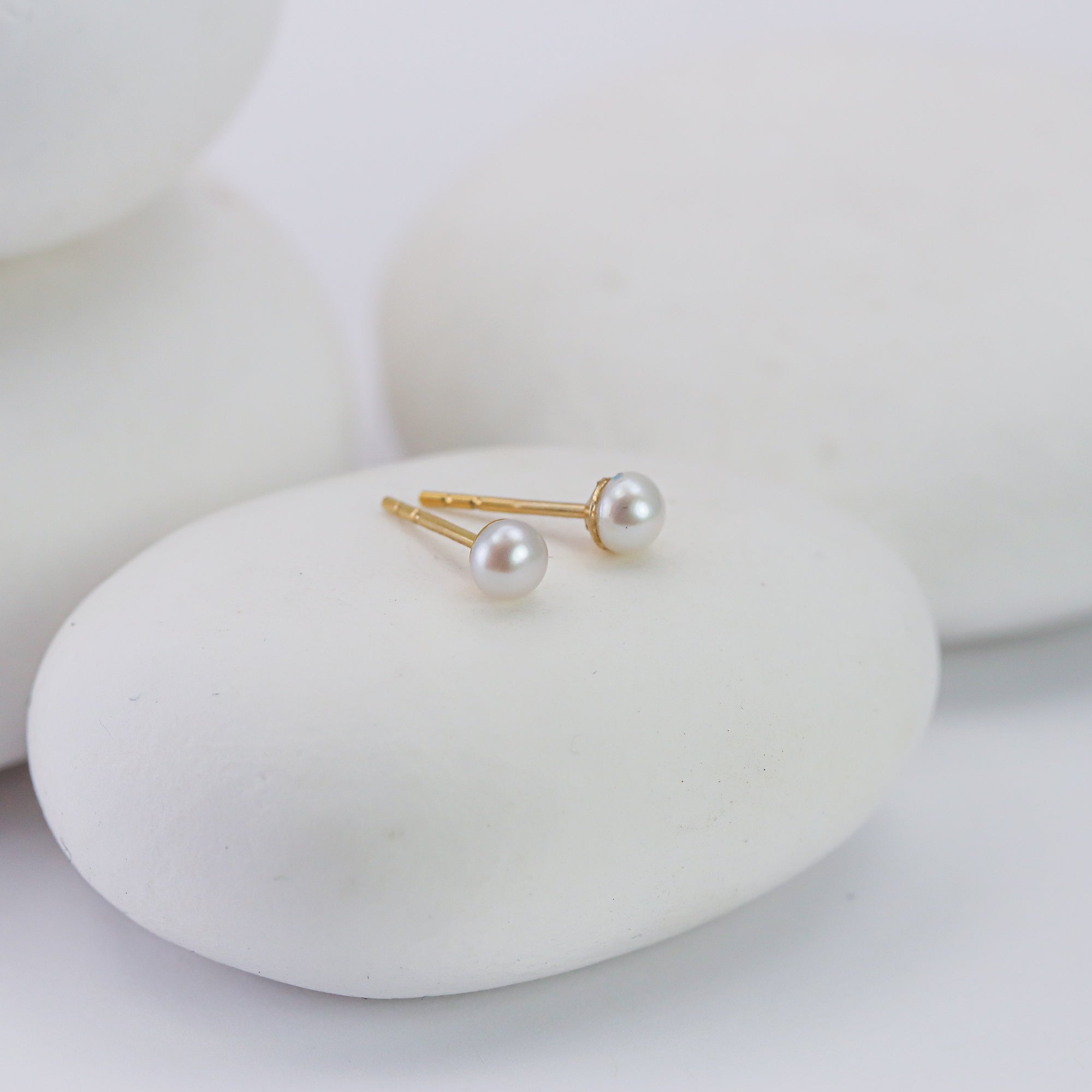 Mini Pearl Stud Earrings in Solid 14K