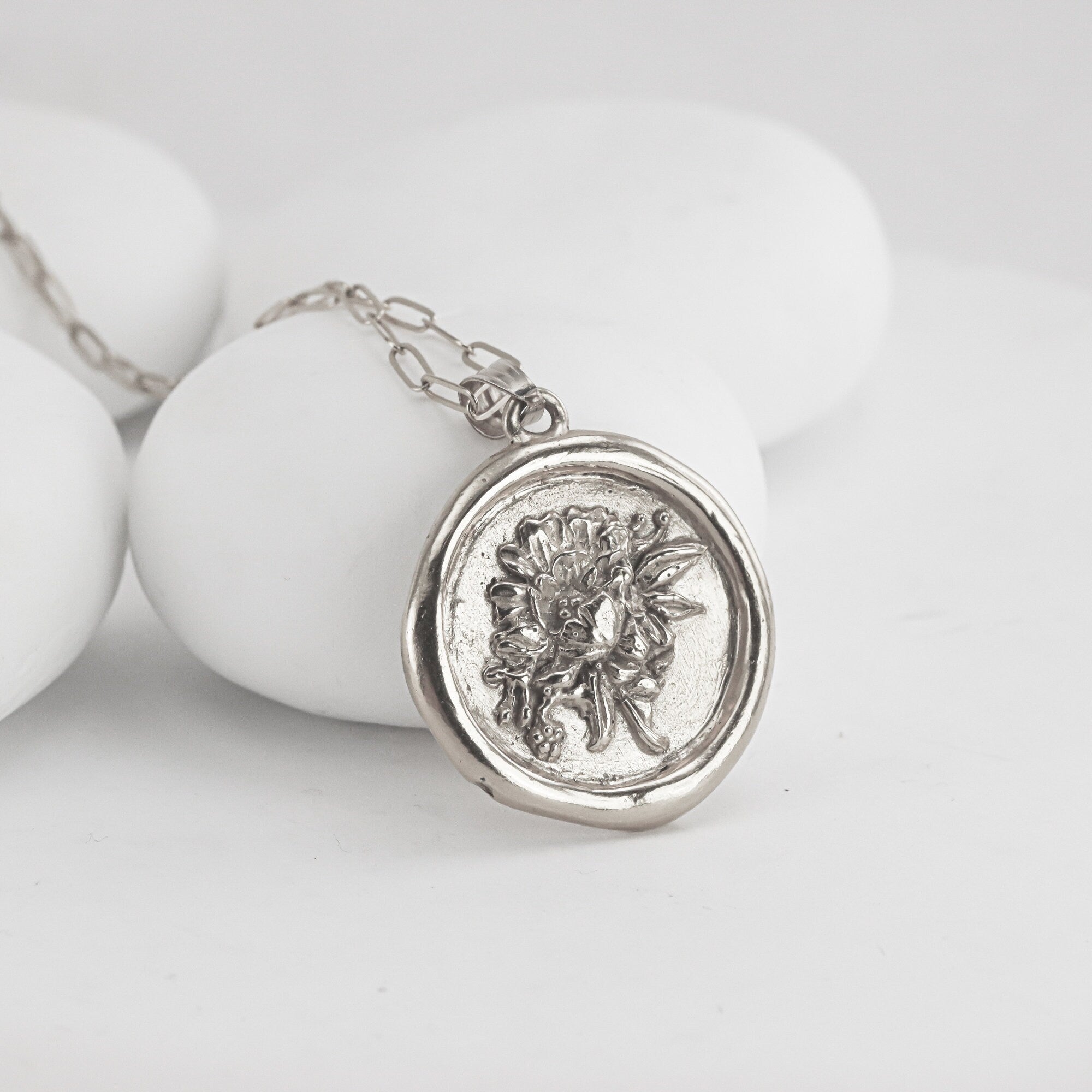 Wax Seal Peony Necklace