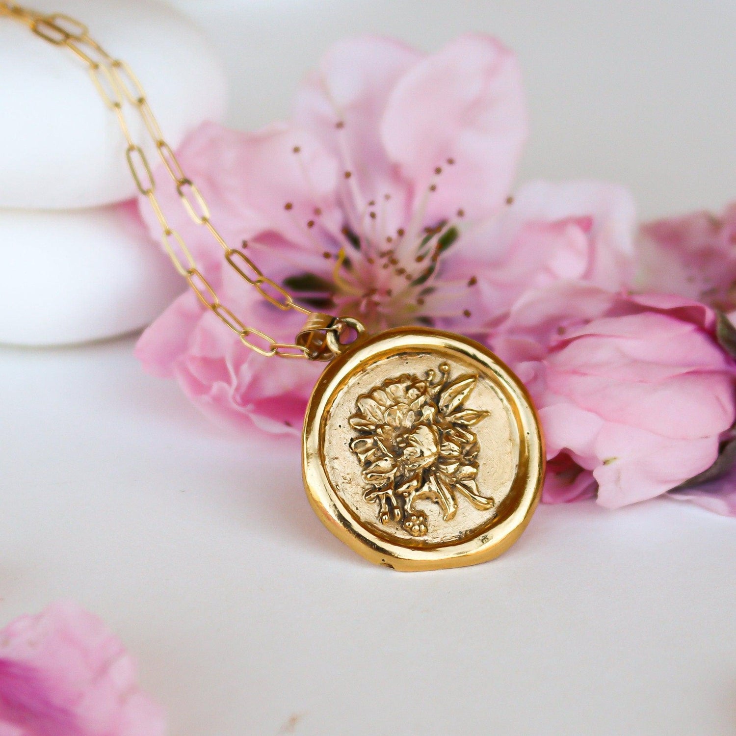 Wax Seal Peony Necklace